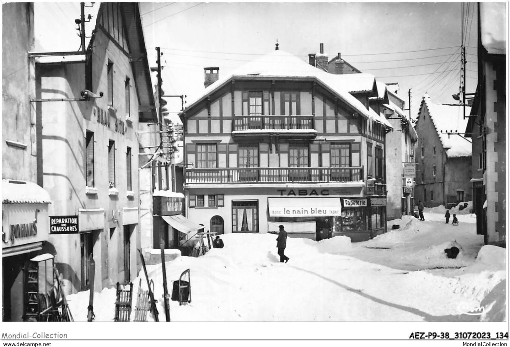 AEZP9-38-0807 - VILLARD-LE-LANS - Place Des Martyrs  - Pension De Jeunes Filles "beau Site"  - Villard-de-Lans