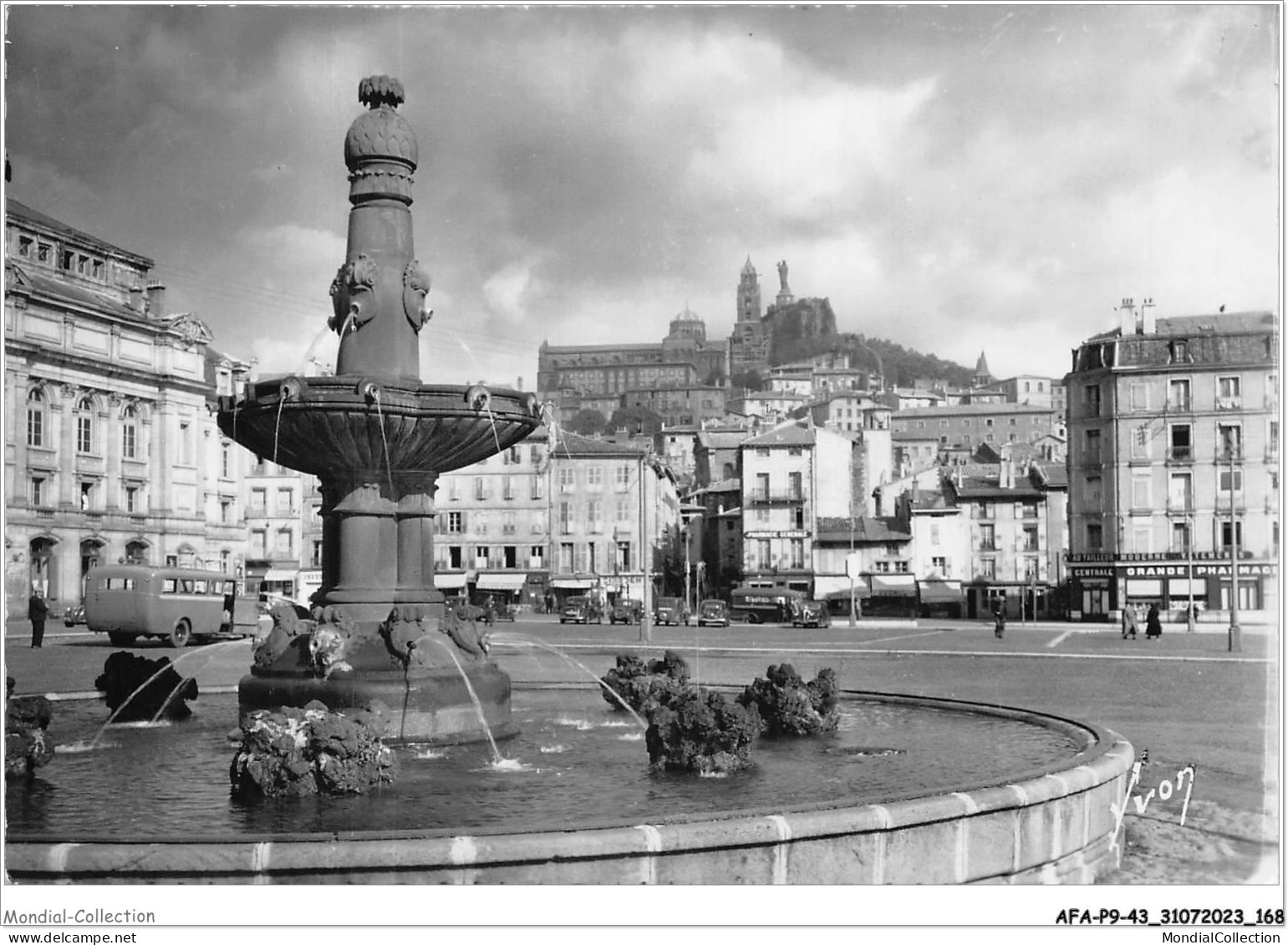 AFAP9-43-0960 - LE PUY - Place Michelet Et Rocher Corneille - Le Puy En Velay