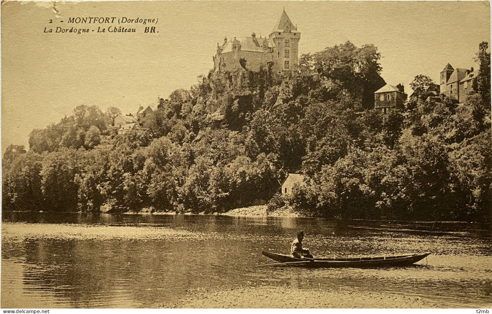 CPA (Dordogne). MONTFORT. La Dordogne, Le Château - Other & Unclassified