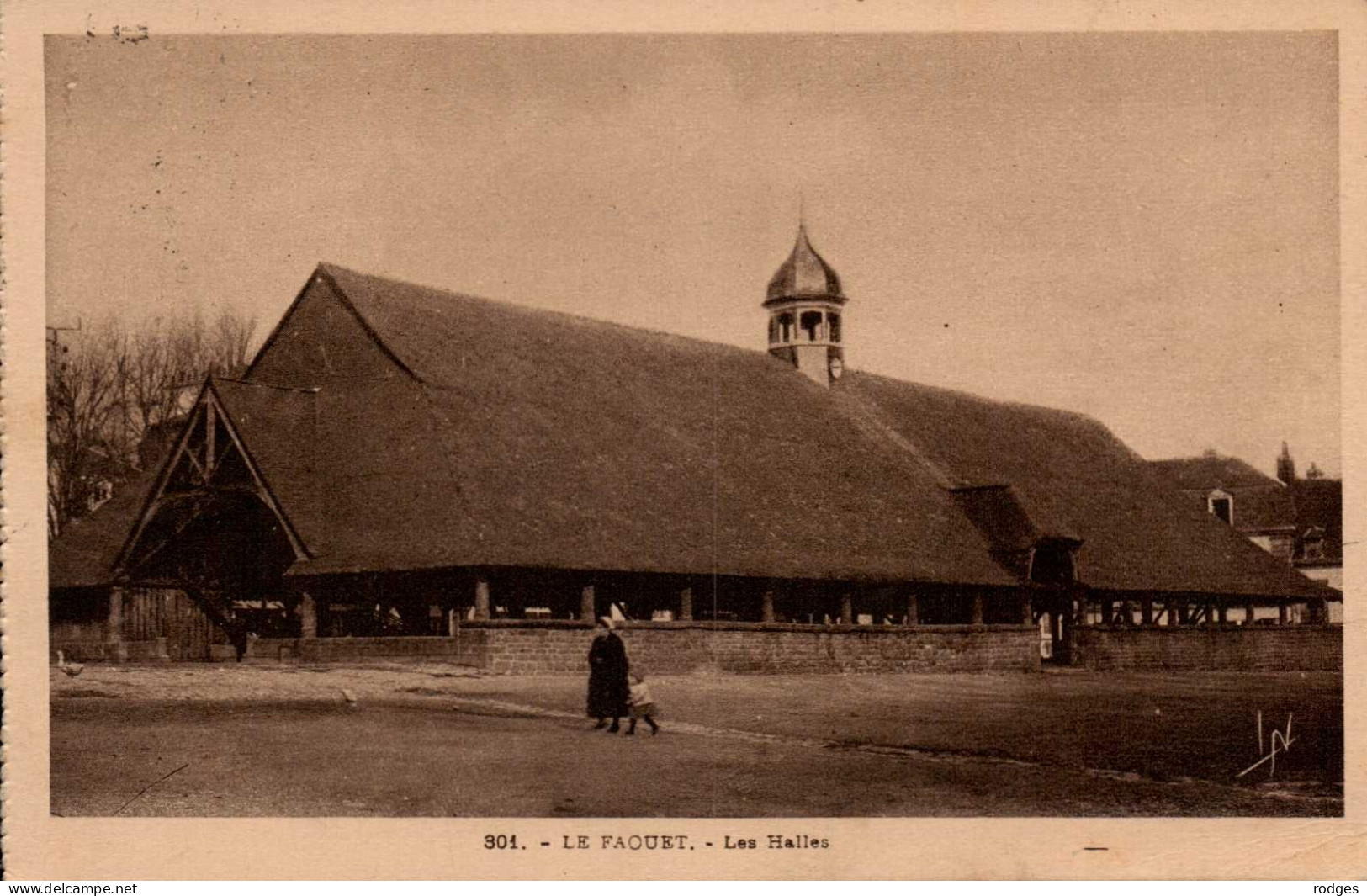 56 , Cpa  LE FAOUET , 301 , Les Halles  (15379) - Faouët