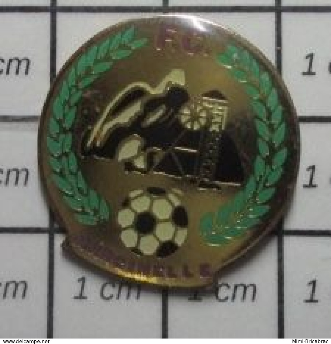 811H Pin's Pins / Beau Et Rare / SPORTS / CLUB FOOTBALL  FC MARCINELLE - Calcio