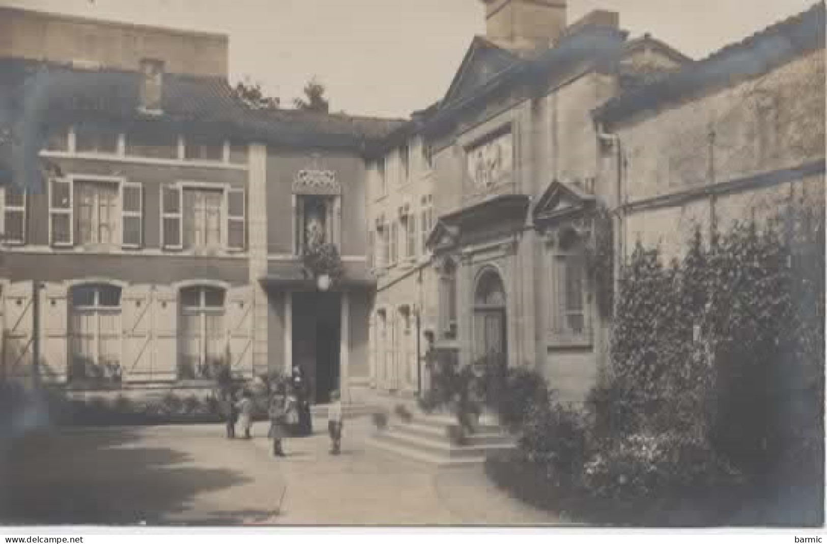 CARTE PHOTO, POSSIBLE PENSIONNAT OU ECOLE RELIGIEUSE REF 16441 - To Identify