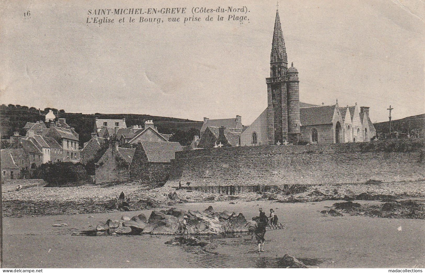 Saint-Michel-en-Grève (22 - Côtes D'Armor)  L'Eglise Et Le Bourg - Saint-Michel-en-Grève