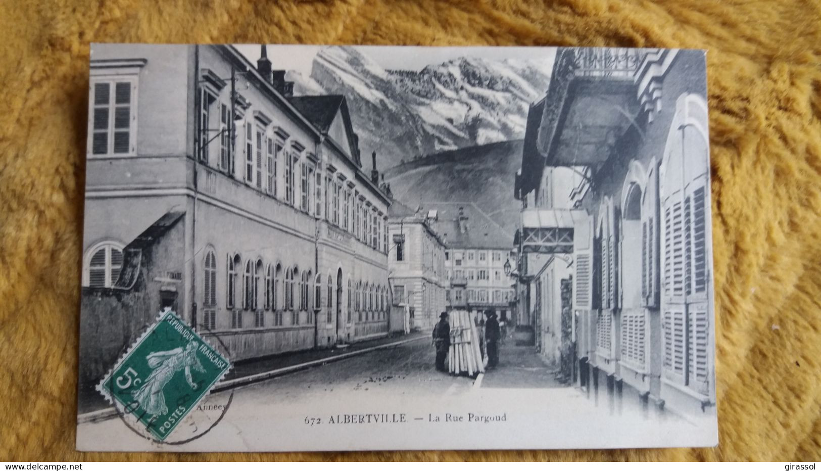 CPA ALBERTVILLE SAVOIE 73 LA RUE PARGOUD ANIMATION BOIS - Albertville