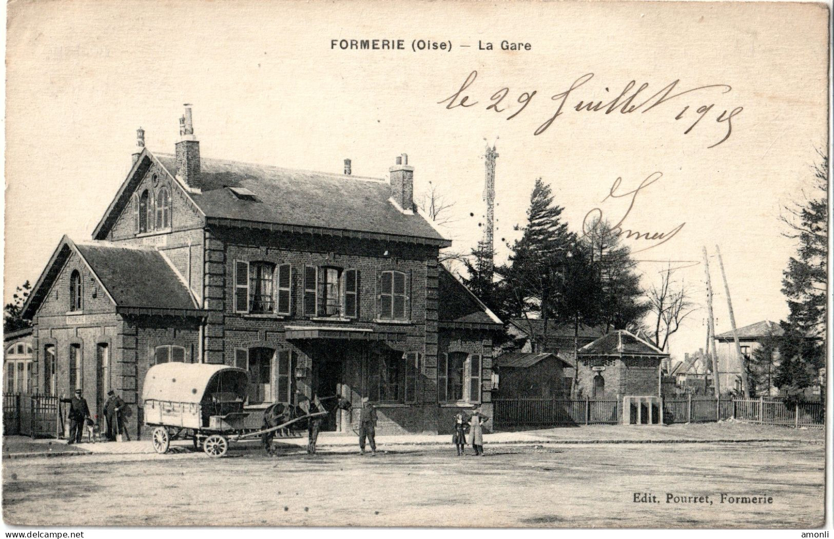 60. OISE - FORMERIE. Attelage Devant La Gare. - Formerie