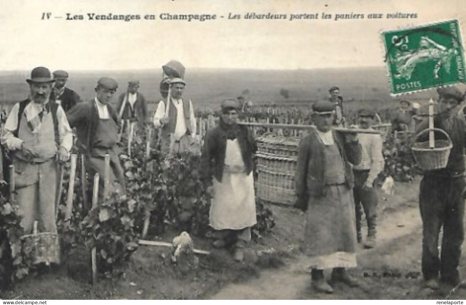 Epernay Les Débardeurs Portent Les Paniers Aux Voitures ( Les Vendanges En Champagne ) - Epernay