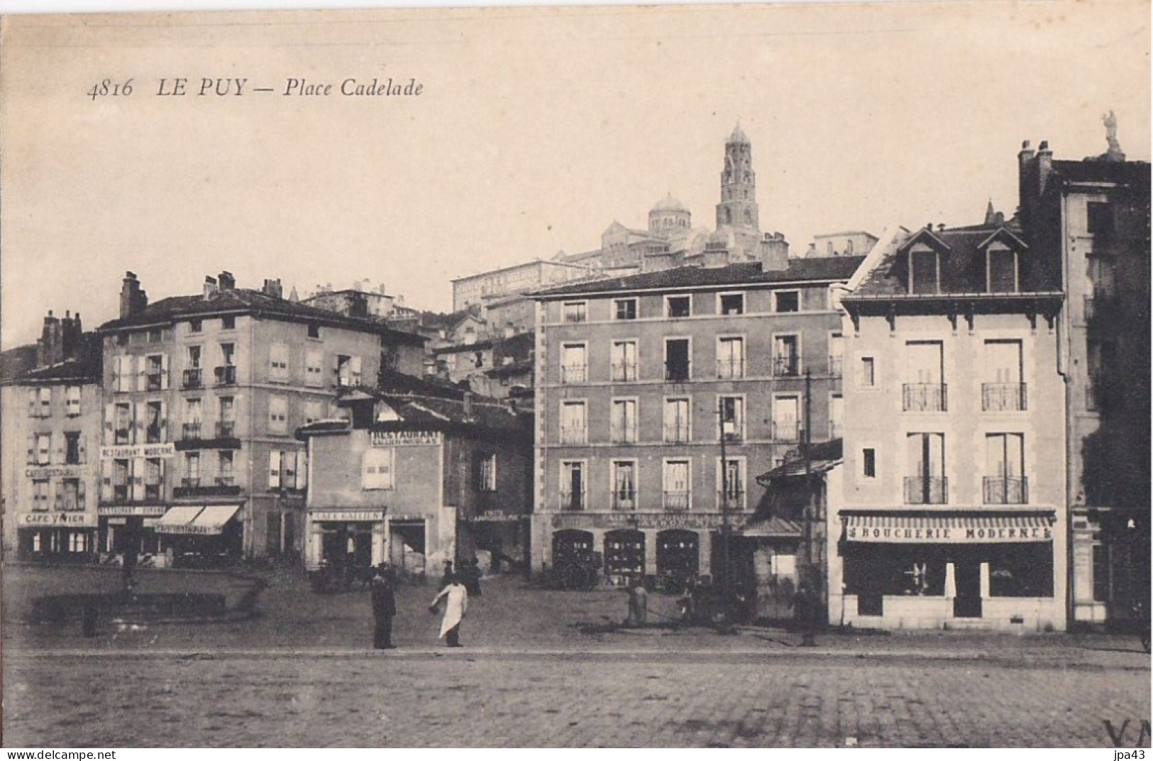 LE PUY En VELAY Place Cadelade - Le Puy En Velay