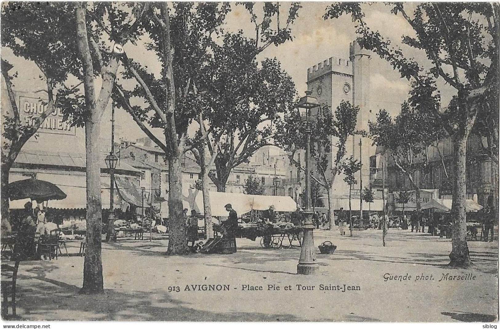 CPA - AVIGNON - Place Pie Et Tour Saint Jean - Jour De Marché - Avignon