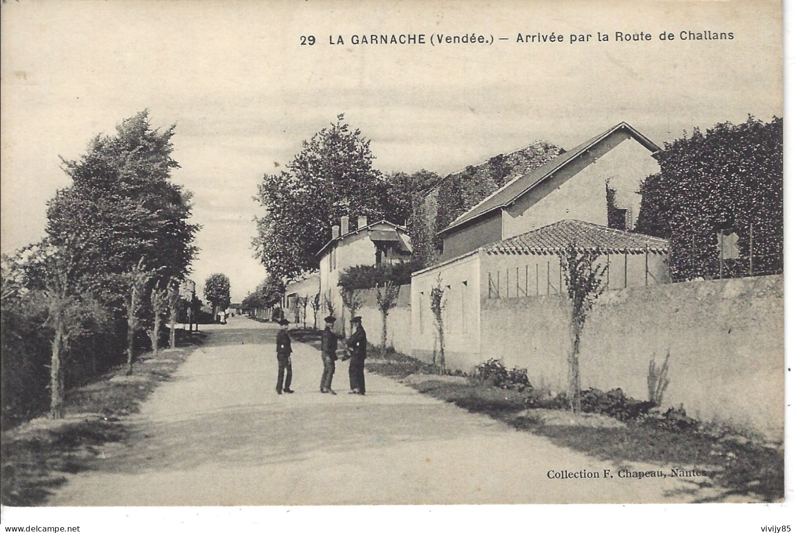 85 - LA GARNACHE - T.Belle Vue Animée De L'arrivée Par La Route De CHALLANS - Other & Unclassified