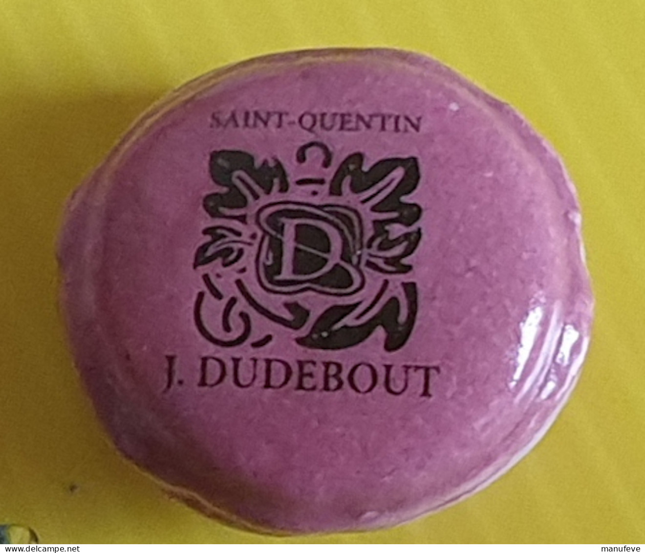 Fève Perso - Macaron  - Pâtisserie Boulangerie J. Dudebout Saint Quentin - Gâteau - Altri & Non Classificati
