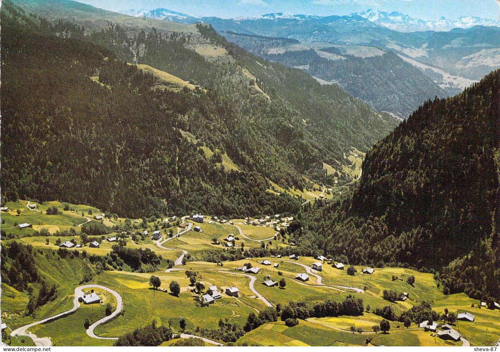 73 - La Giettaz - Les Lacets De La Route Du Col Des Aravis - Gorges De L'Arrondine - Au Lointain, Pierre Menta - Other & Unclassified