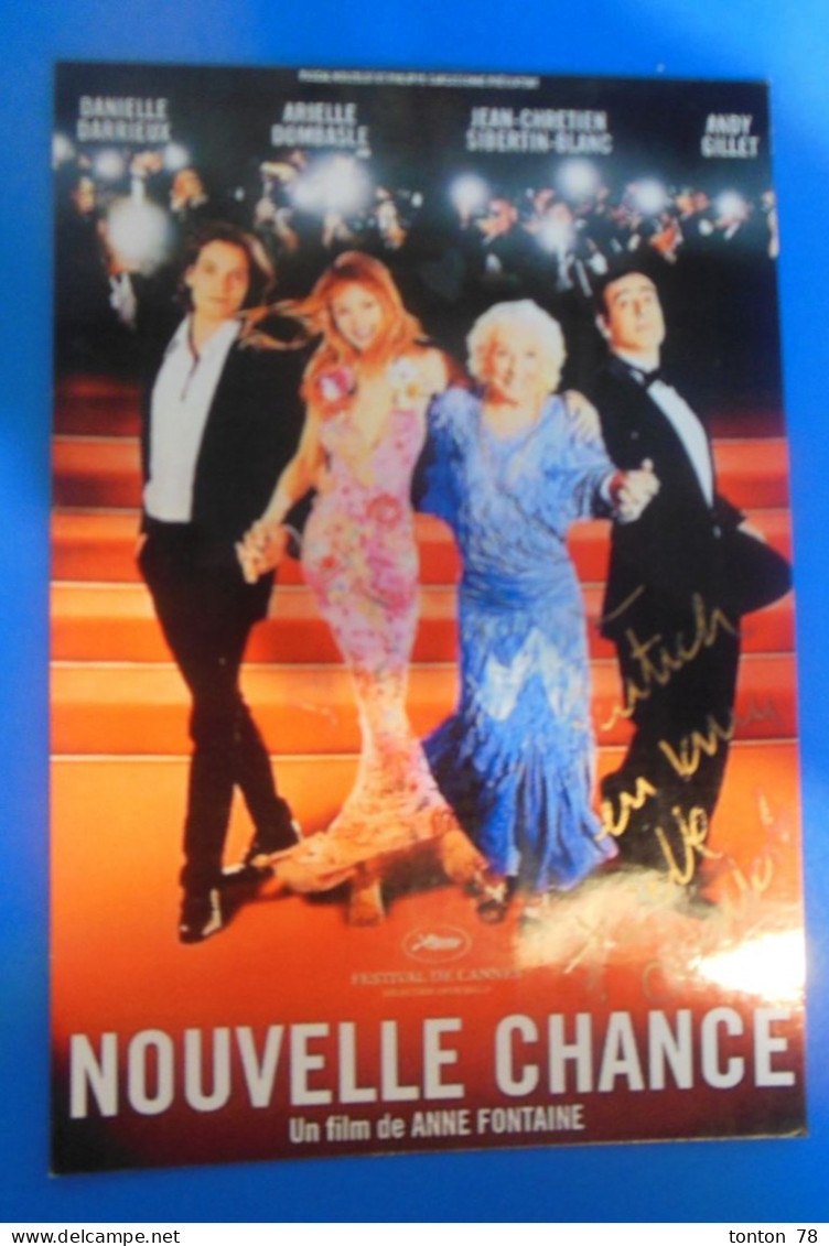 AUTOGRAPHE DE ARIELLE DOMBASLE SUR PHOTO - Actors & Comedians