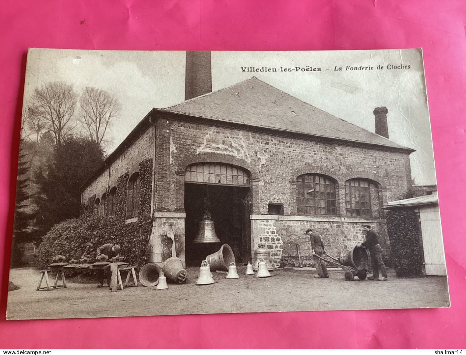 Villedieu Les Poêles La Fonderie De Cloches - Villedieu