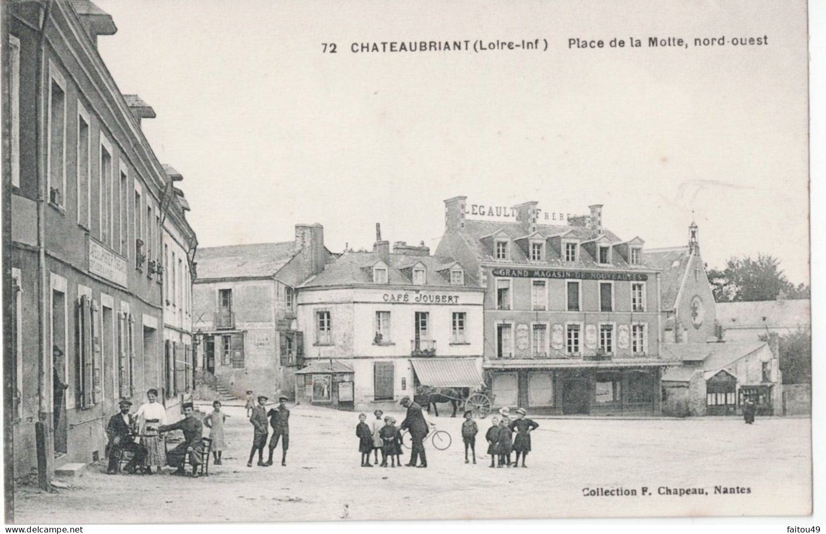 44 - CHATEAUBRIANT Place De La Motte - Nord Ouest   56 - Châteaubriant