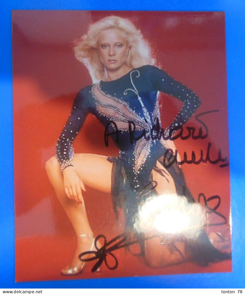 AUTOGRAPHE DE SYLVIE VARTAN SUR PHOTO - Sänger Und Musiker