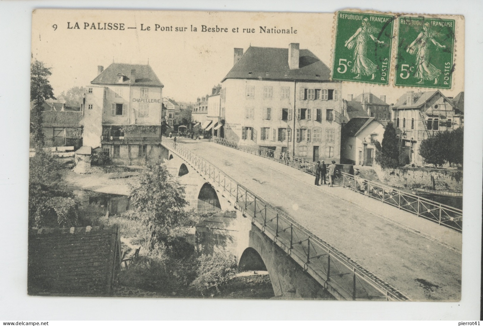 LAPALISSE - Le Pont Sur La Besbre Et Rue Nationale - Lapalisse