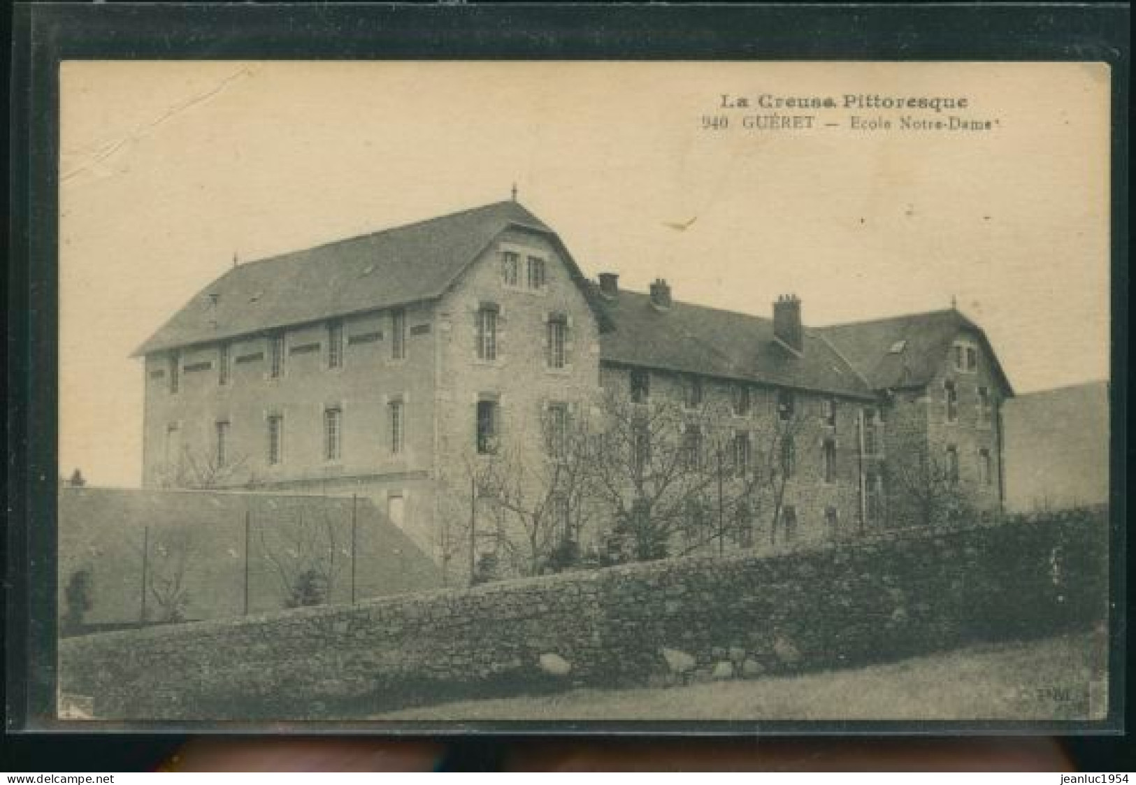 GUERET ECOLE                                 ( MES PHOTOS NE SONT PAS JAUNES ) - Guéret