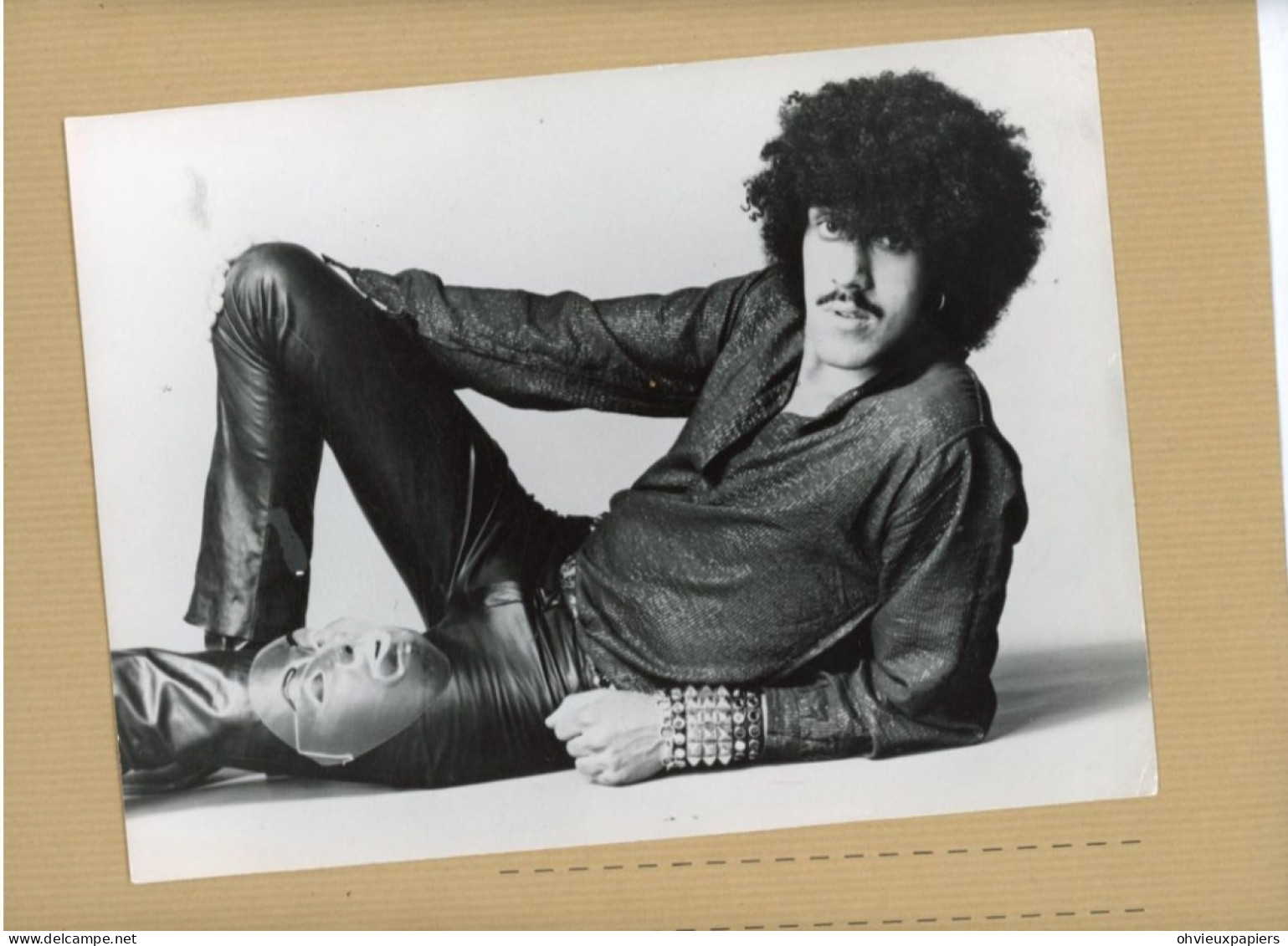 LE CHANTEUR IRLANDAIS PHIL LYNOTT  THIN LIZZY BASSISTE - Identified Persons