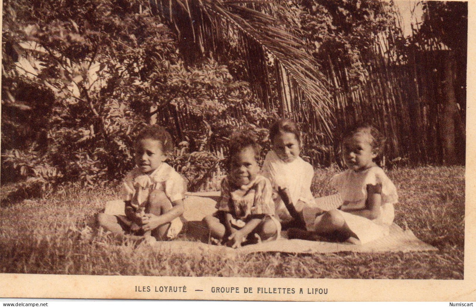 Iles Loyauté Lifou Animée Groupe De Fillettes DOM TOM - Nouvelle Calédonie