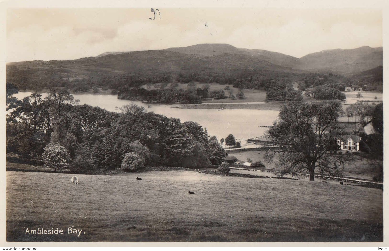 H37.  Vintage Postcard.  Ambleside Bay, Lake District. - Ambleside