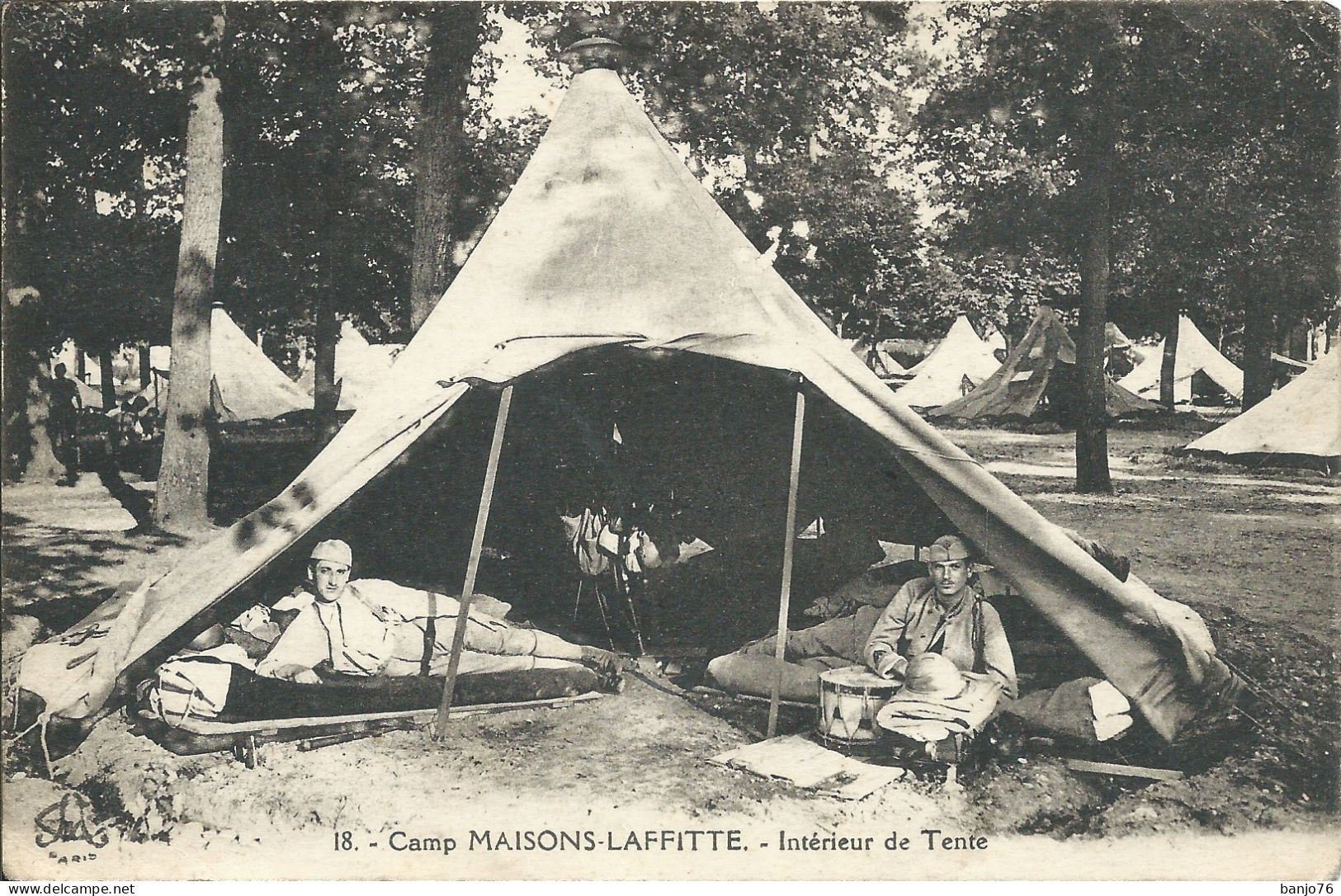 Maisons-Laffitte (78) - Camp - Intérieur De Tente - Maisons-Laffitte