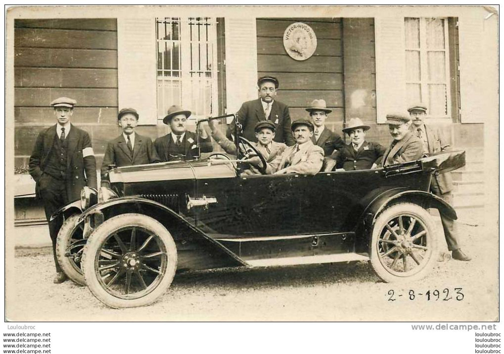 CARTE PHOTO DEVANT AUTOMOBILE - Autres & Non Classés