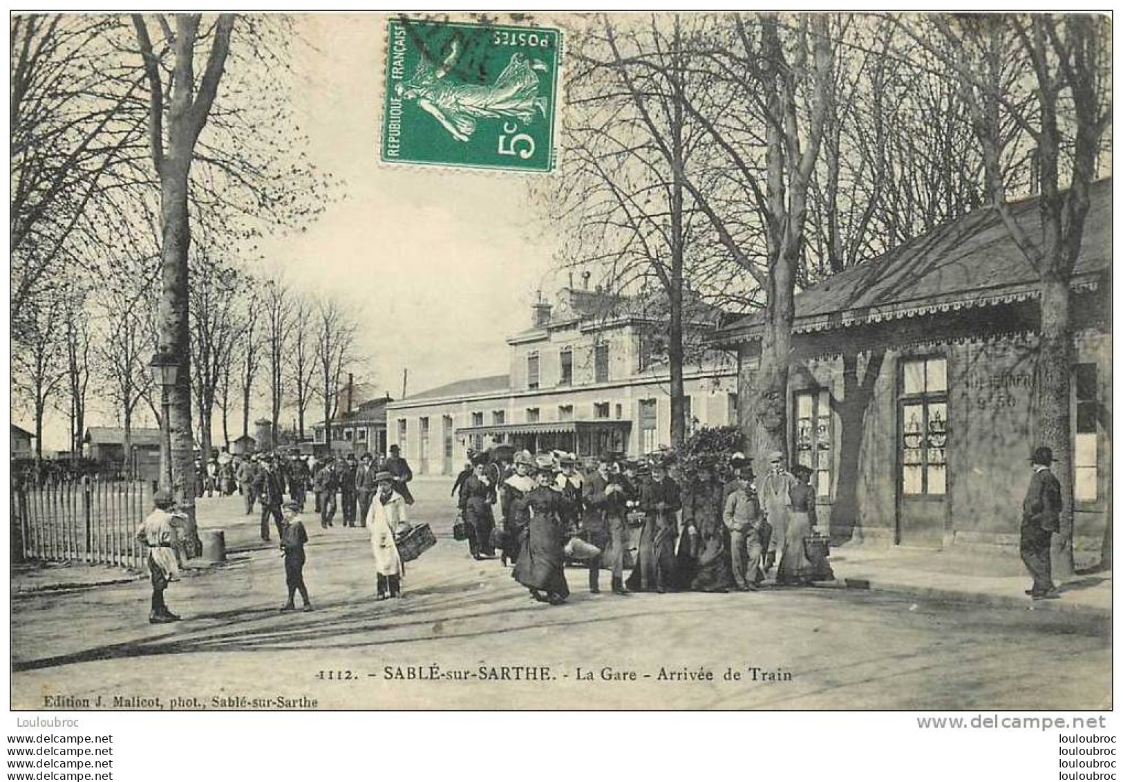 72 SABLE SUR SARTHE LA GARE ARRIVEE DE TRAIN - Sable Sur Sarthe