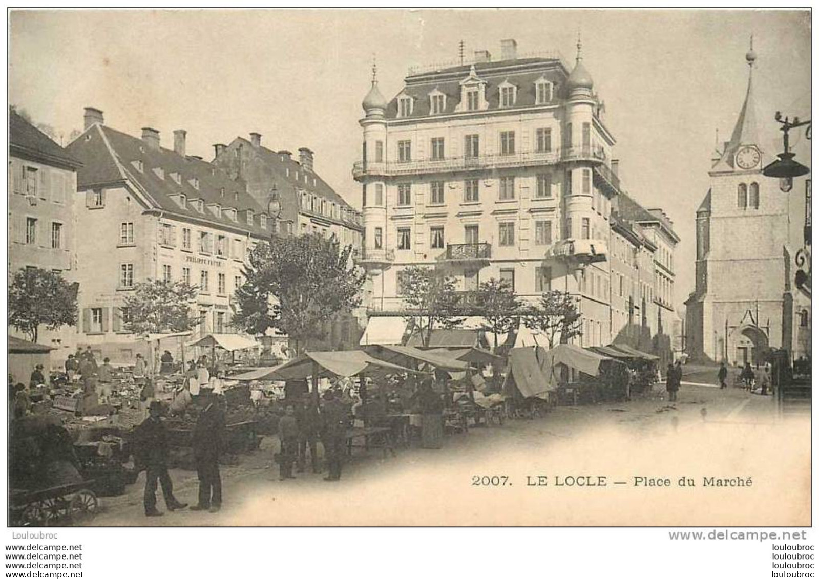 LE LOCLE PLACE DU MARCHE TRES ANIMEE - Le Locle