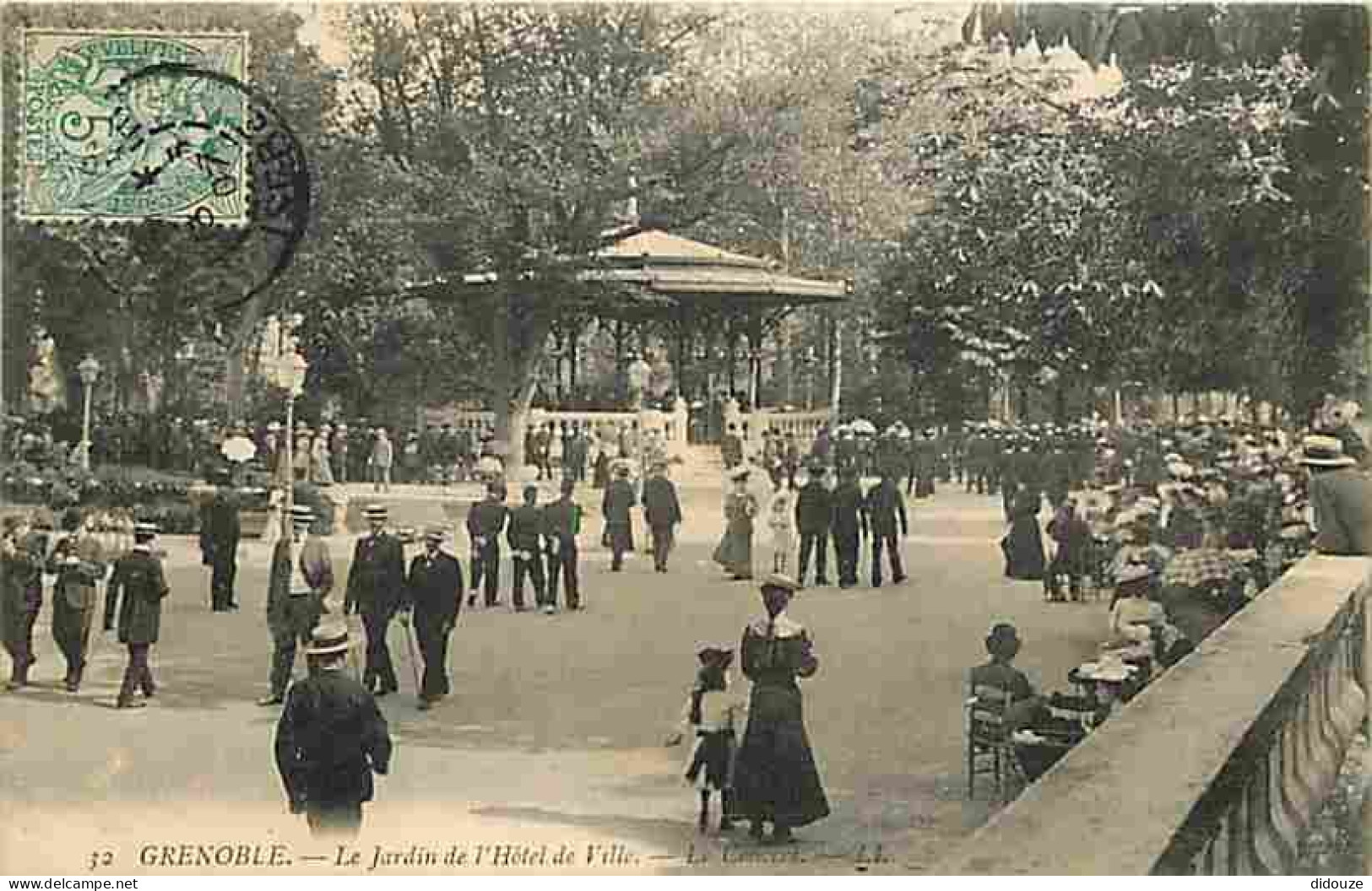 38 - Grenoble - Le Jardin De L'Hotel De Ville - Animée - CPA - Voir Scans Recto-Verso - Grenoble