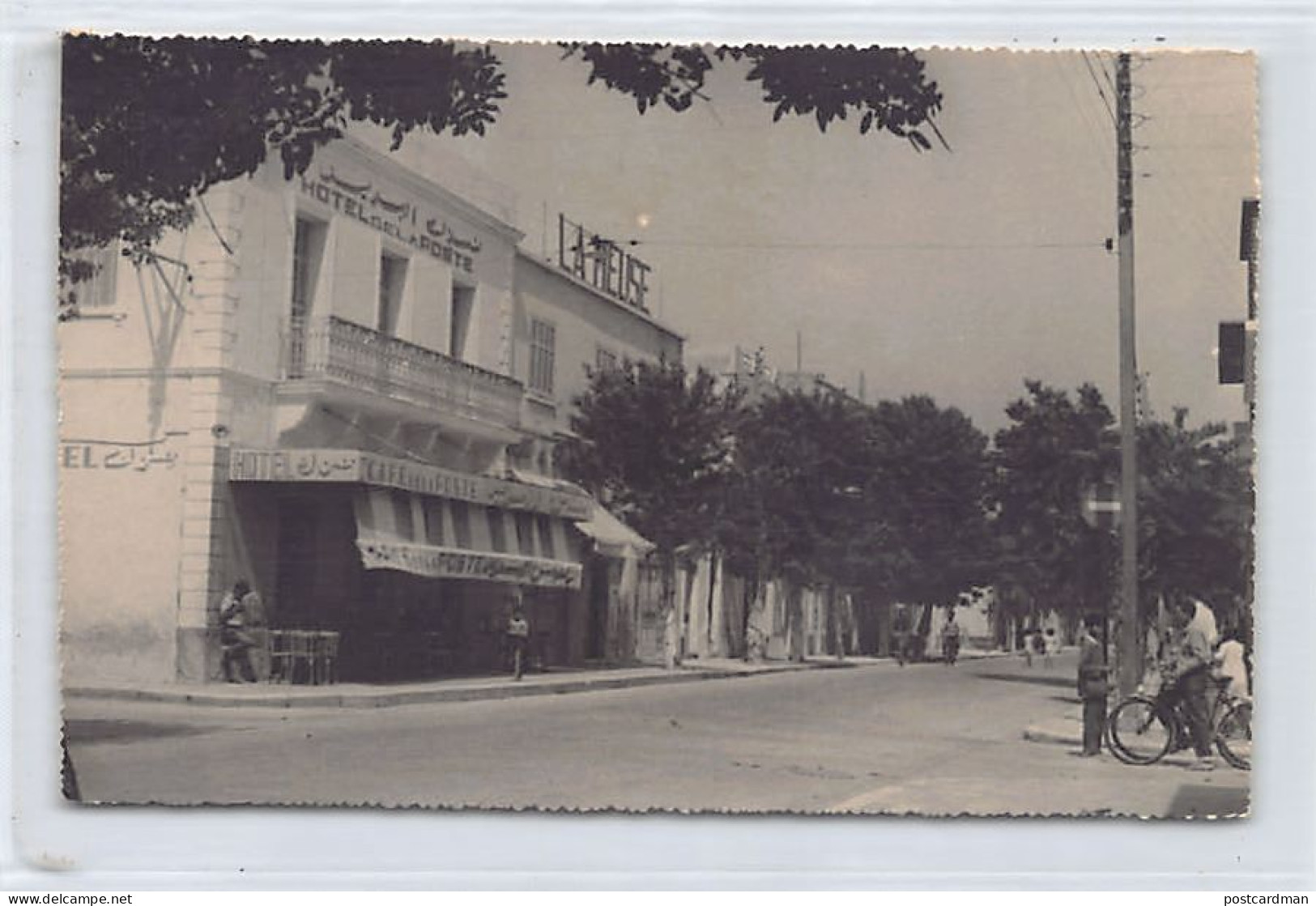 Tunisie - GABÈS - Avenue Habib Bourguiba - Hôtel Café De La Poste - La Meuse - Ed. Inconnu  - Tunisia