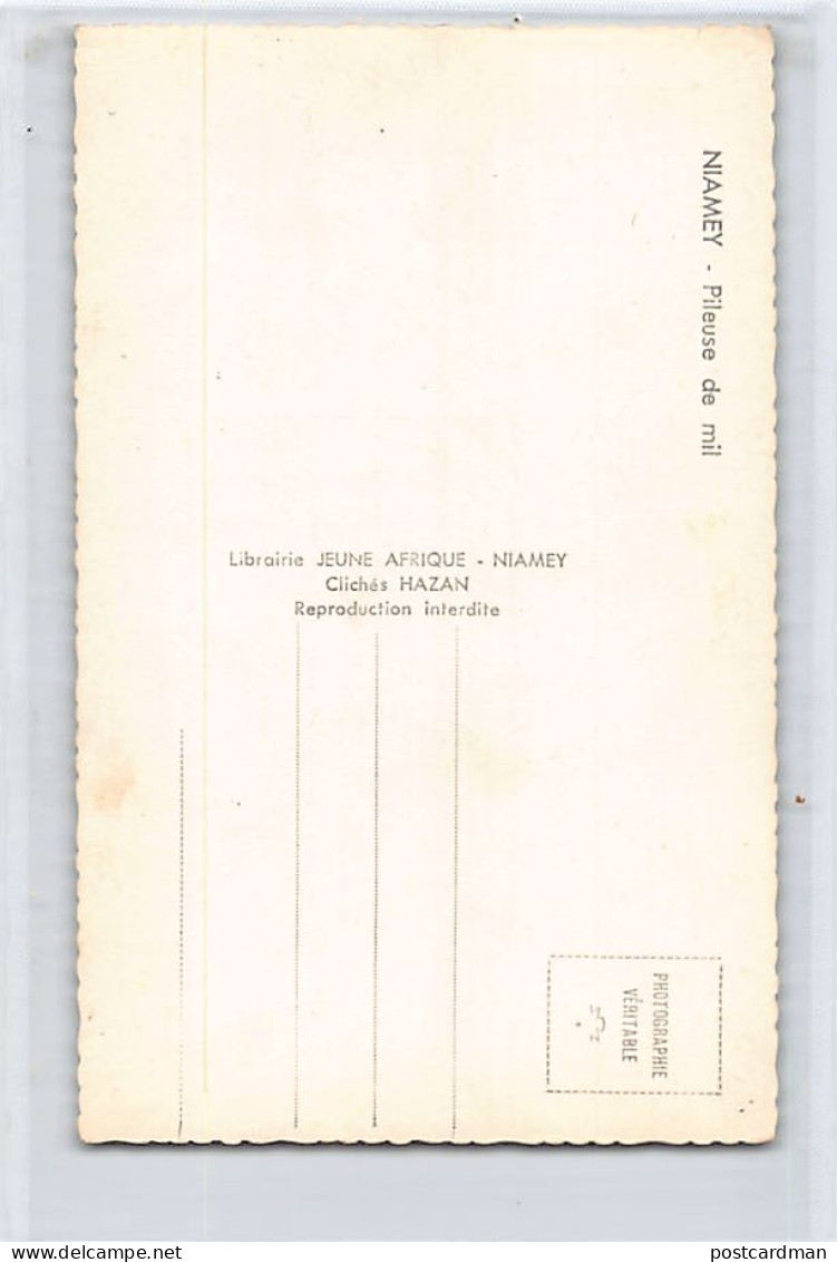 Niger - NU ETHNIQUE - Pileuse De Mil à Niamey - Ed. Jeune Afrique  - Niger