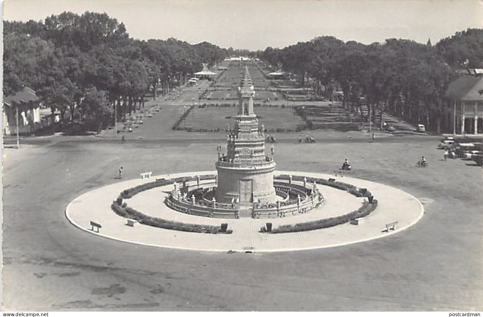 Cambodia - PHNOM PENH - The Garden And The Cakyamoni Stupa - Ed. ? - Cambodge