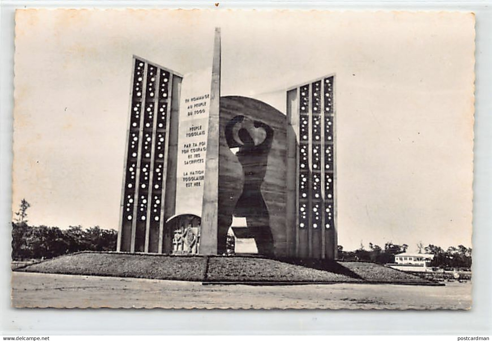 Togo - LOMÉ - Monument Commémoratif De L'Indépendance - Ed. R. Walter  - Togo