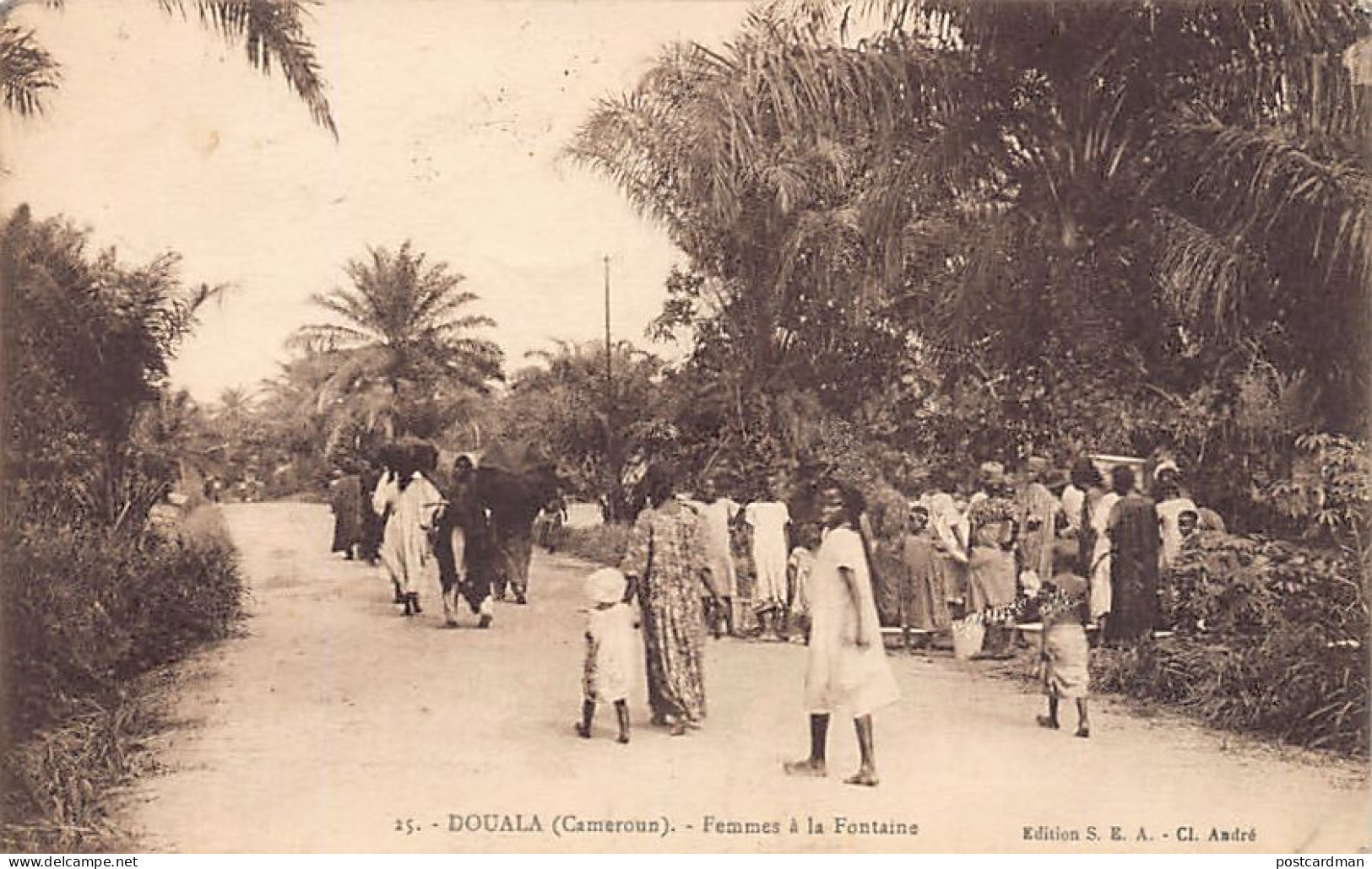 Cameroun - DOUALA - Femmes à La Fontaine - Ed. S.E.A. Cliché André 25 - Kamerun