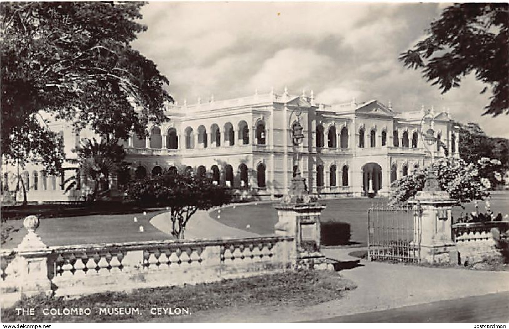 SRI LANKA - COLOMBO - The Museum - Publ. Plâté Ltd. 15 - Sri Lanka (Ceylon)