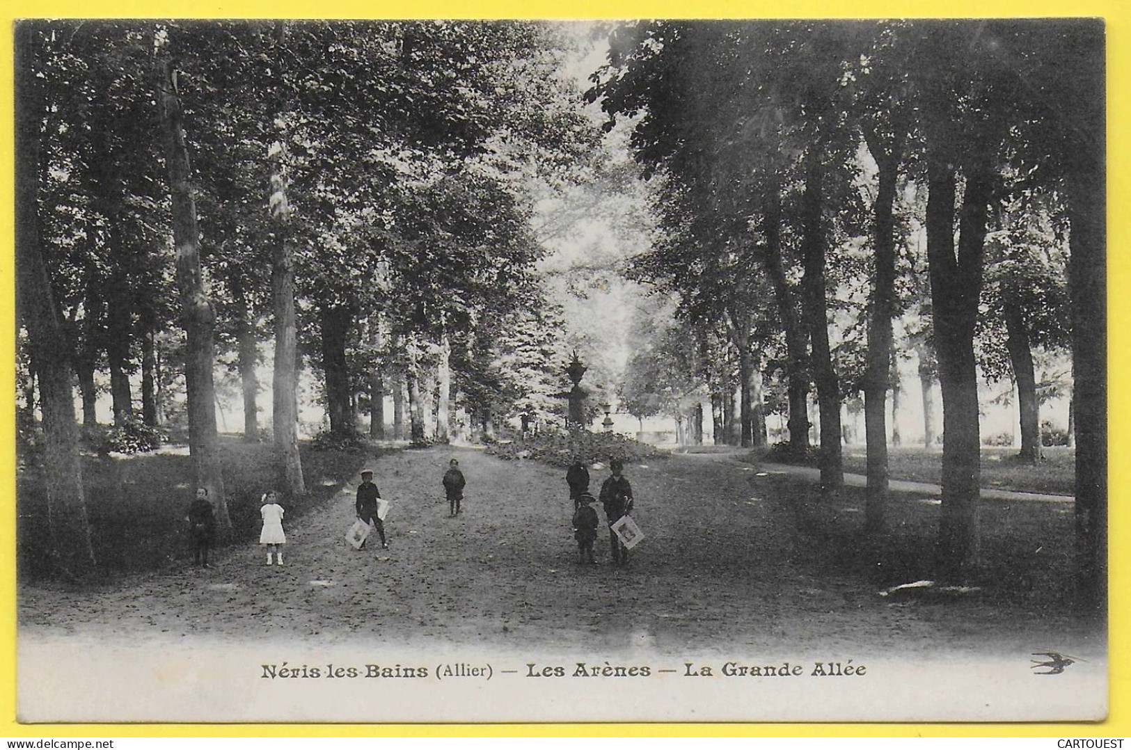 CPA NERIS LES BAINS  - Grande Allée Du Parc De La Promenade - Peu Commune 1912 - Neris Les Bains