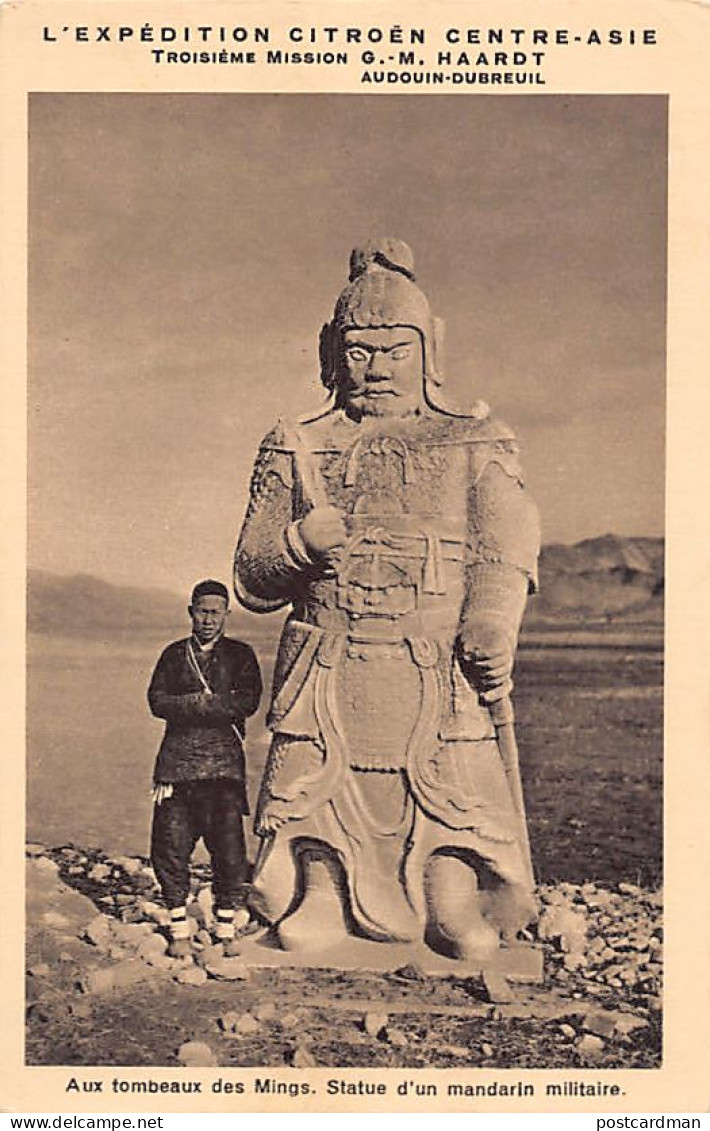 China - Near Beijing - Ming Tombs - Statue Of A Military Mandarin - Publ. Expedition Citroën Centre-Asie  - China