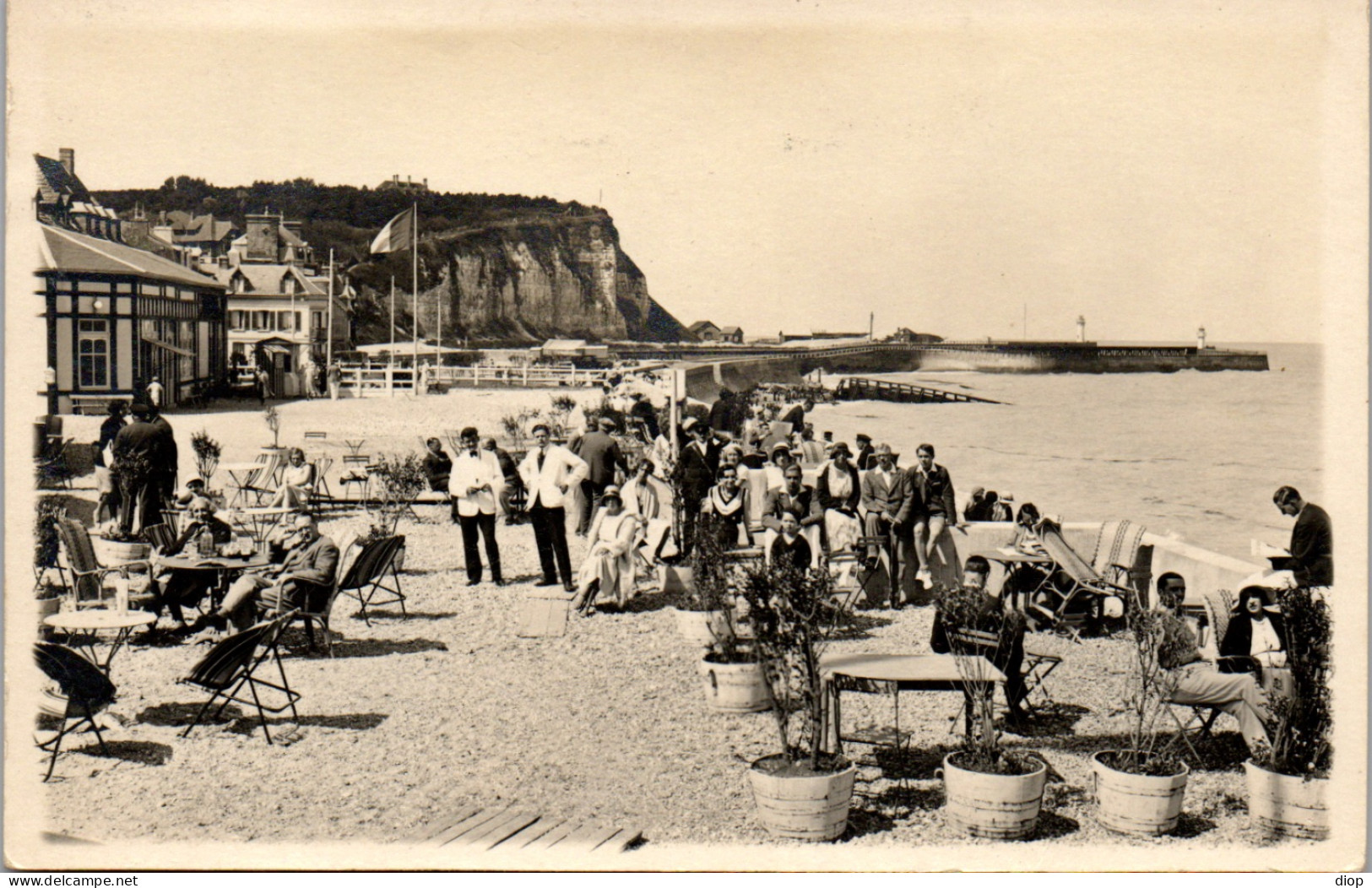 CP Carte Photo D&#039;&eacute;poque Photographie Vintage Plage &agrave; Situer  - Places