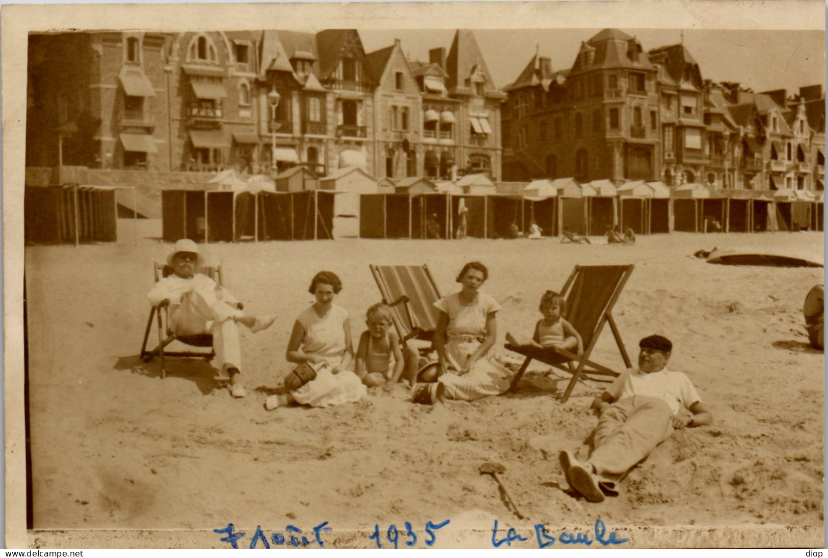 CP Carte Photo D&#039;&eacute;poque Photographie Vintage Plage Groupe Mode La Baule  - Anonymous Persons