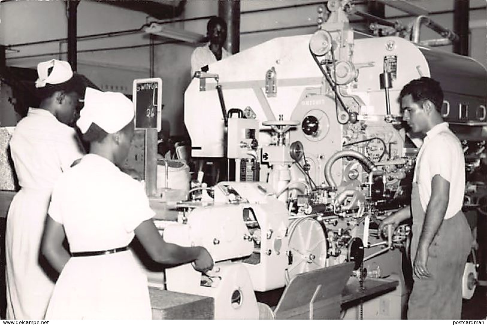 Angola - LUANDA - Tobacco Cigarette Factory - Publ. Direcçao Dos Serviços De Economica  - Angola