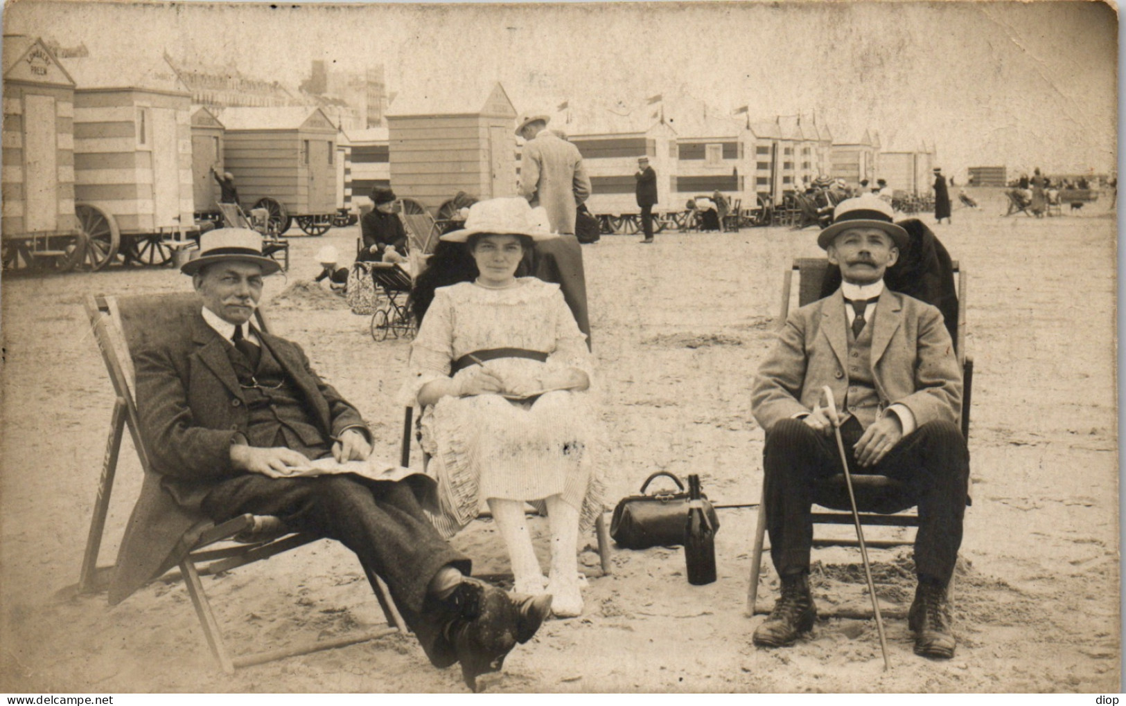 CP Carte Photo D&#039;&eacute;poque Photographie Vintage Plage Groupe Mode Blankenberge - Anonymous Persons