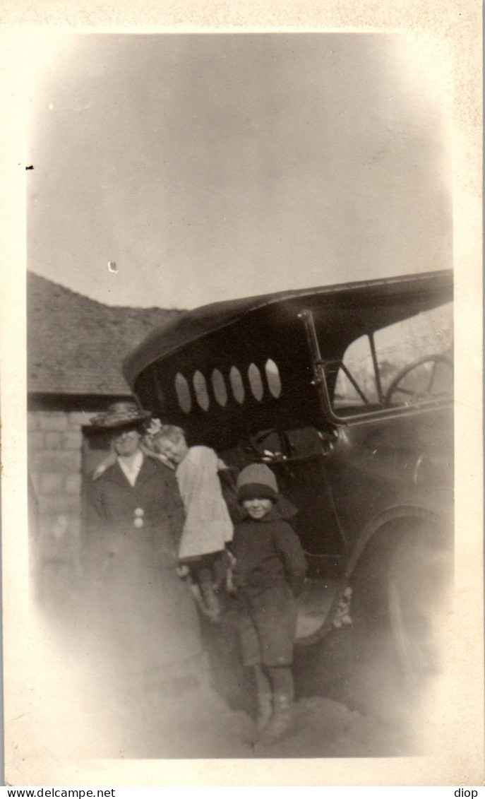 Photographie Photo Vintage Snapshot Amateur Automobile Voiture Auto Cabriolet - Automobiles