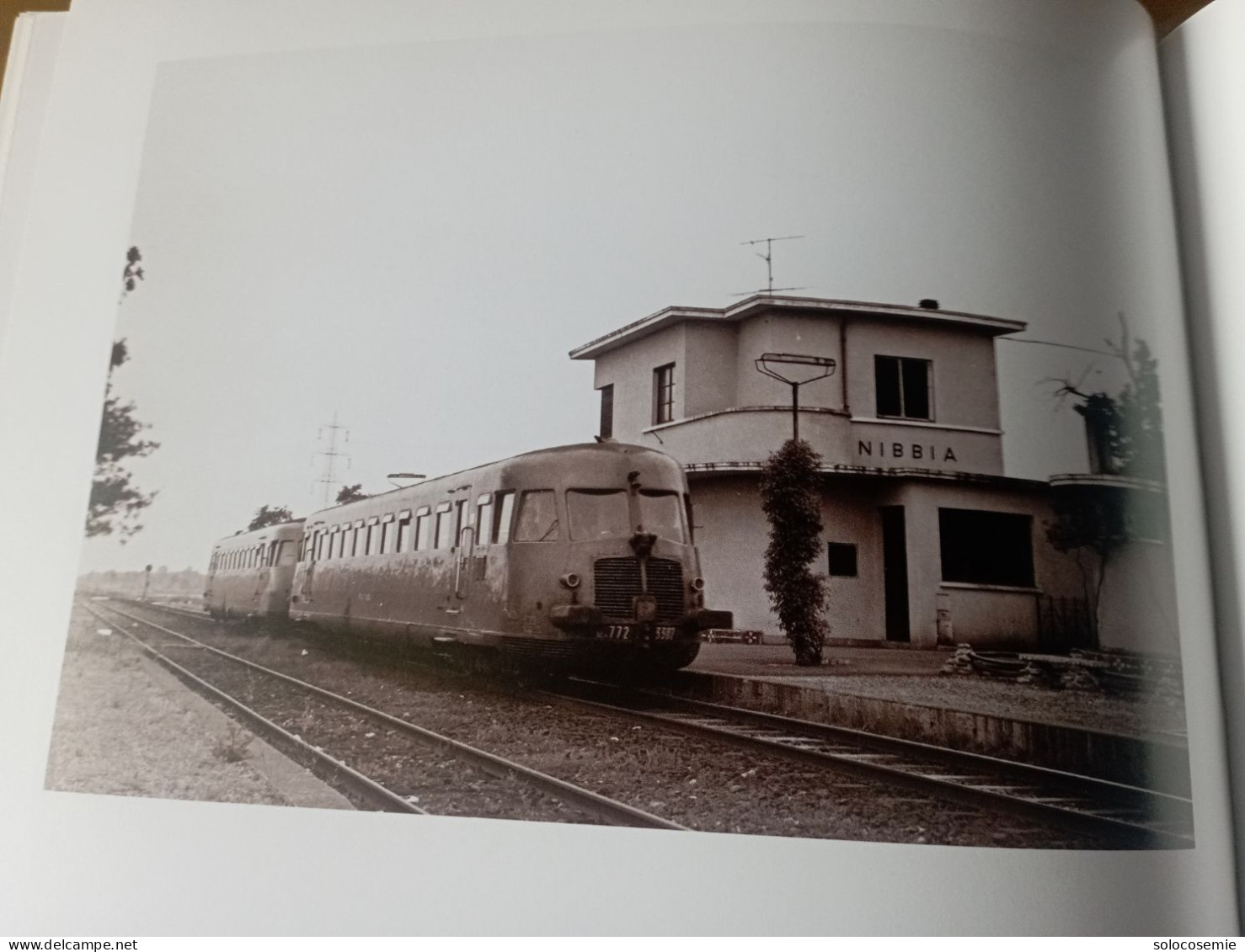 STORIA DELLE FERROVIE NEL BIELLESE E IN VAL SESIA - 299 PAG. con numerose foto treni e stazioni