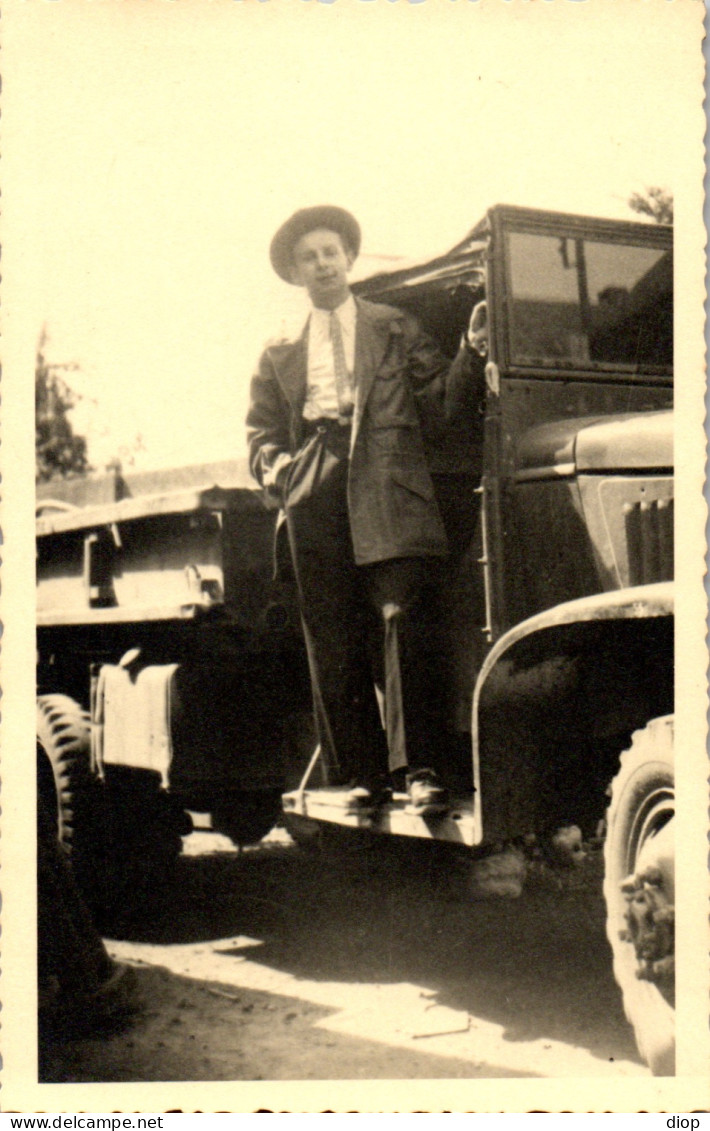 Photographie Photo Vintage Snapshot Amateur Camion V&eacute;hicule Homme - Treinen