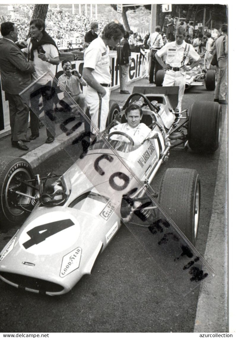 GRAND PRIX F1 DE MONACO. UNE MAC LAREN A L'ARRET - Cars