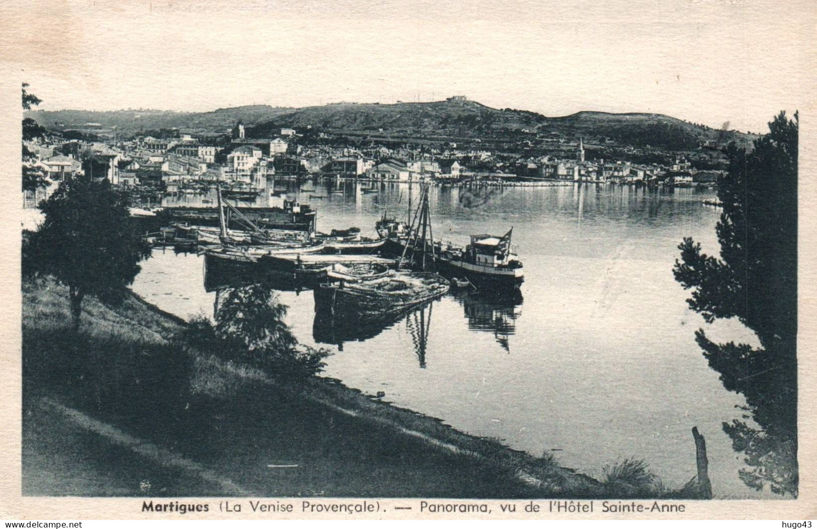 (RECTO / VERSO) MARTIGUES - PANORAMA VU DE L' HOTEL SAINTE ANNE AVEC BATEAUX  - CPA VOYAGEE - Martigues