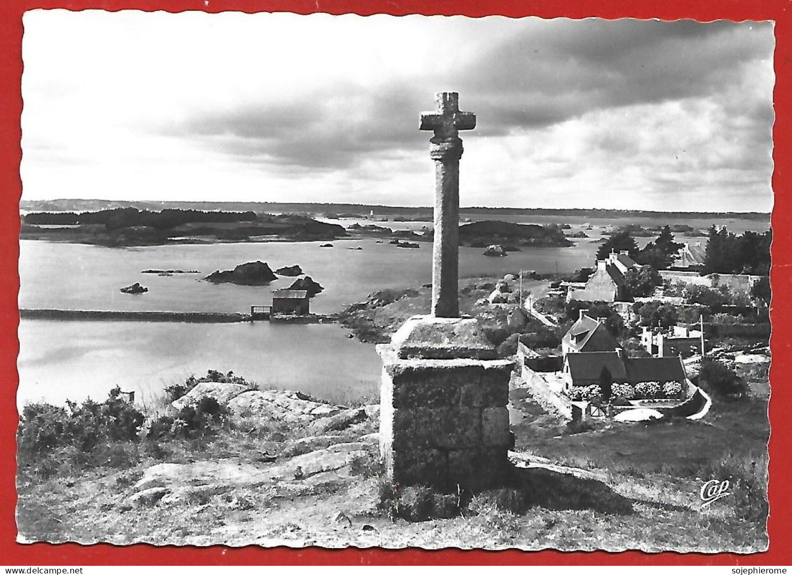 île-de-Bréhat (22) Calvaire Croix Vue Sur L'île Depuis La Chapelle Saint-Michel 2scans - Ile De Bréhat