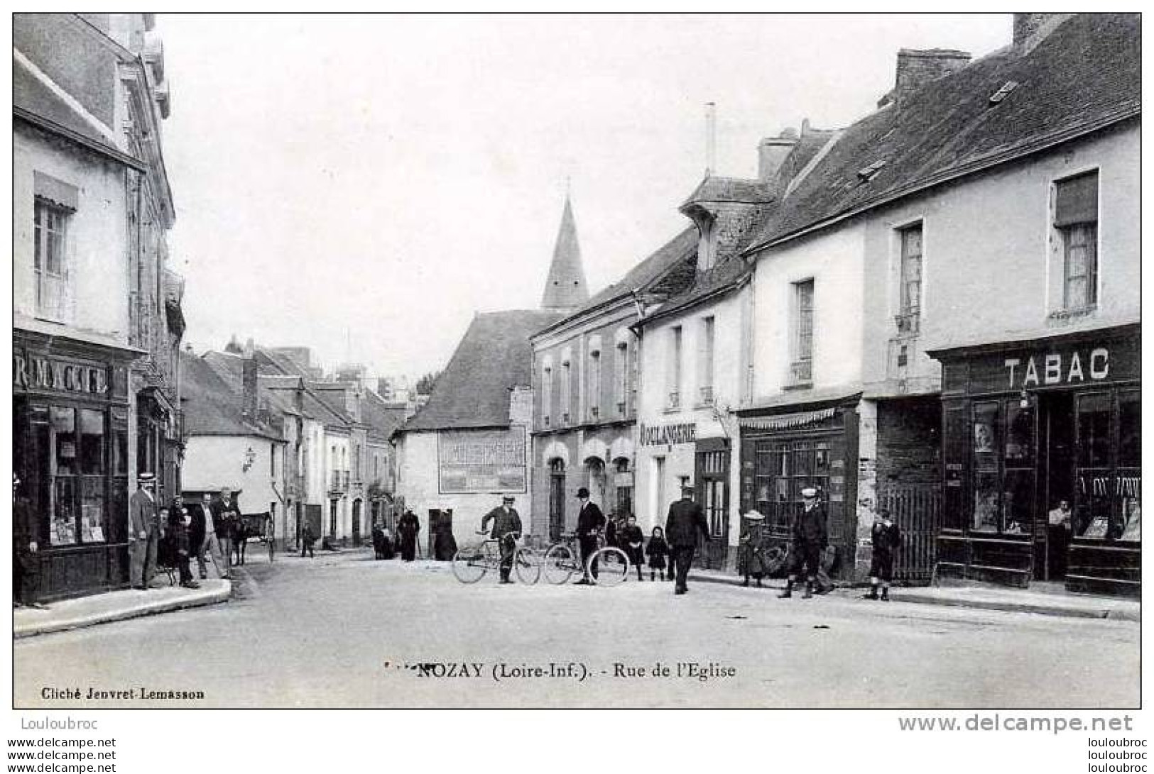 44 NOZAY RUE DE L'EGLISE ANIMEE TABAC ET PHARMACIE EDIT JENVRET NON VOYAGEE - Autres & Non Classés