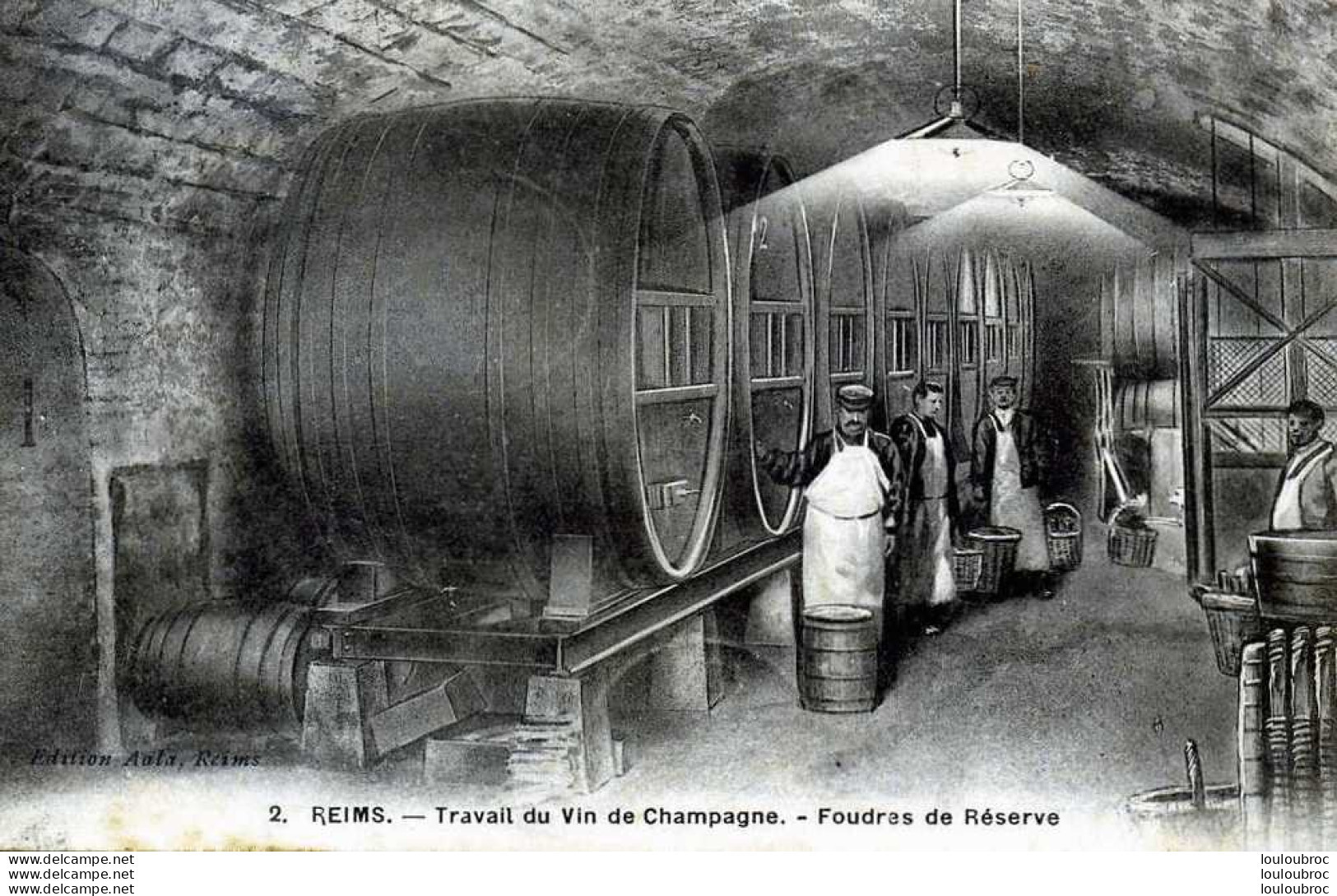 51 TRAVAIL DU VIN DE CHAMPAGNE FOUDRES DE RESERVE - Vignes