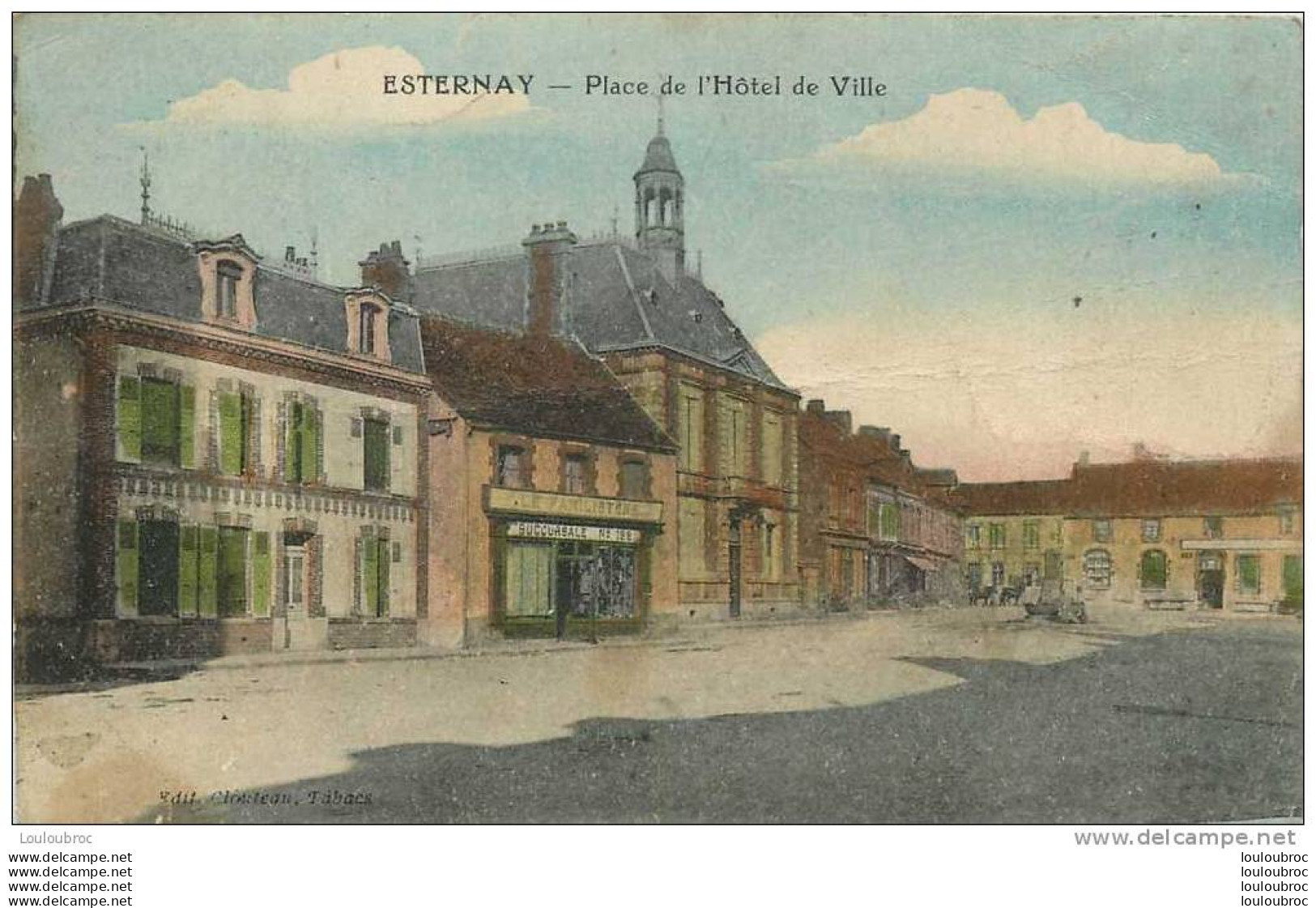 51 ESTERNAY PLACE DE L'HOTEL DE VILLE LE FAMILISTERE SUCCURSALE N°192 - Esternay